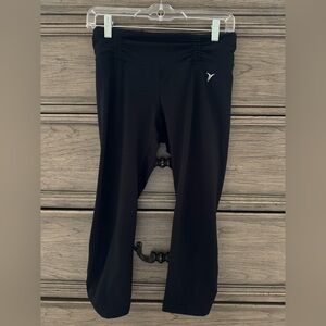 Old Navy Active Black Leggings EUC Crop Cropped Capri Athletic Small